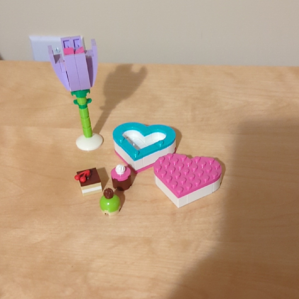 Lego Small Chocolate Box And Flower Set